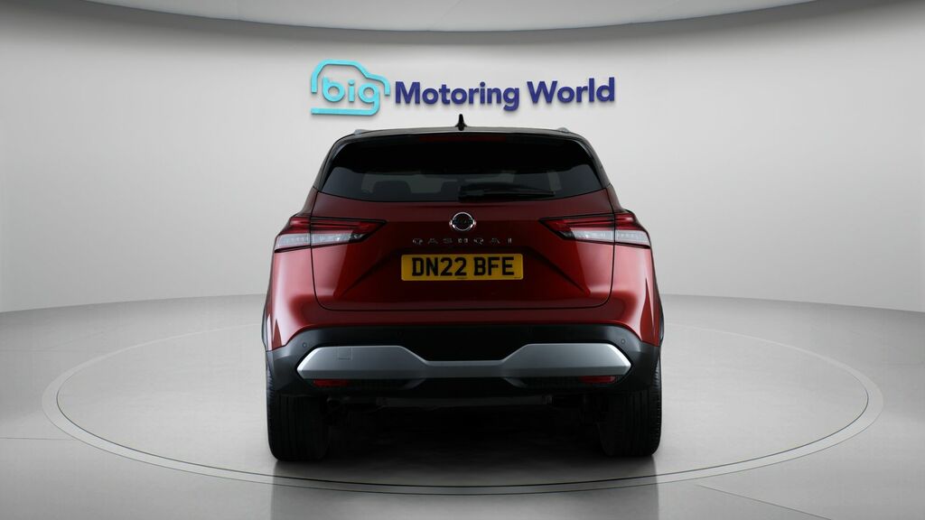 Nissan Qashqai Tekna Red #6