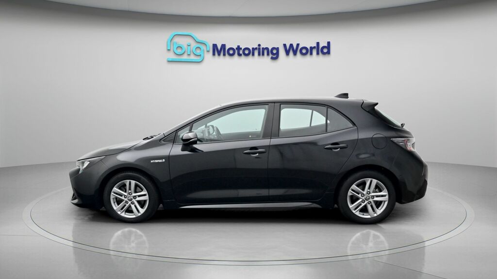 Toyota Corolla Icon Tech Black #4