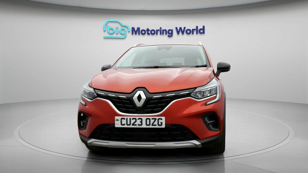 Renault Captur Techno Red #2