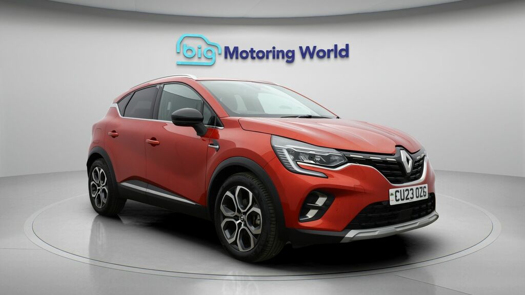 Renault Captur Techno Red