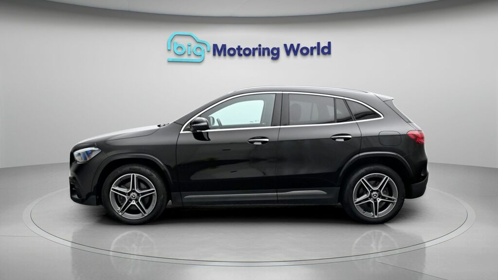 Mercedes-Benz GLA Class Amg Line Black #4