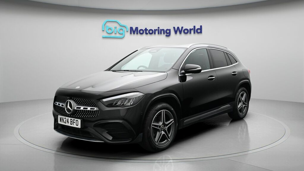 Mercedes-Benz GLA Class Amg Line Black #3