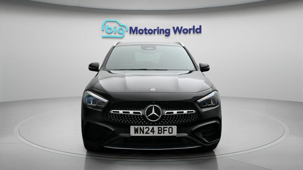 Mercedes-Benz GLA Class Amg Line Black #2