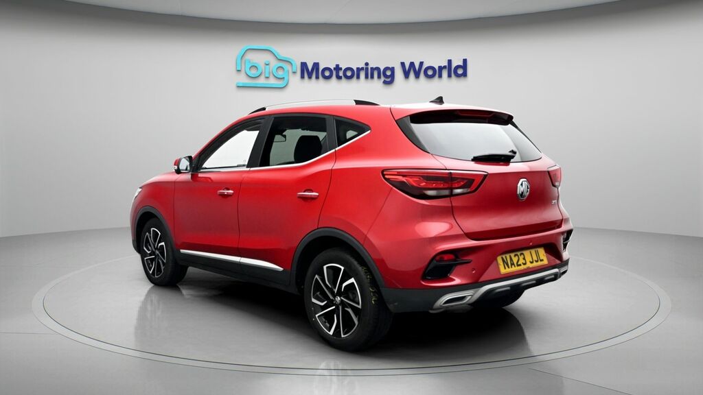 MG ZS Exclusive Red #5