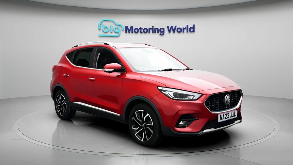 MG ZS Exclusive Red