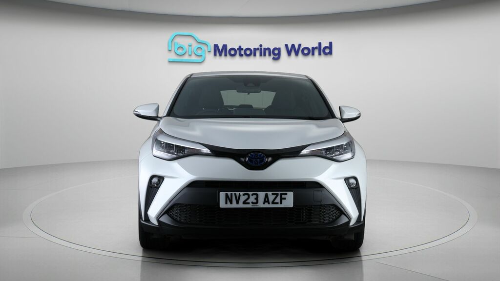 Toyota C-Hr Icon White #2