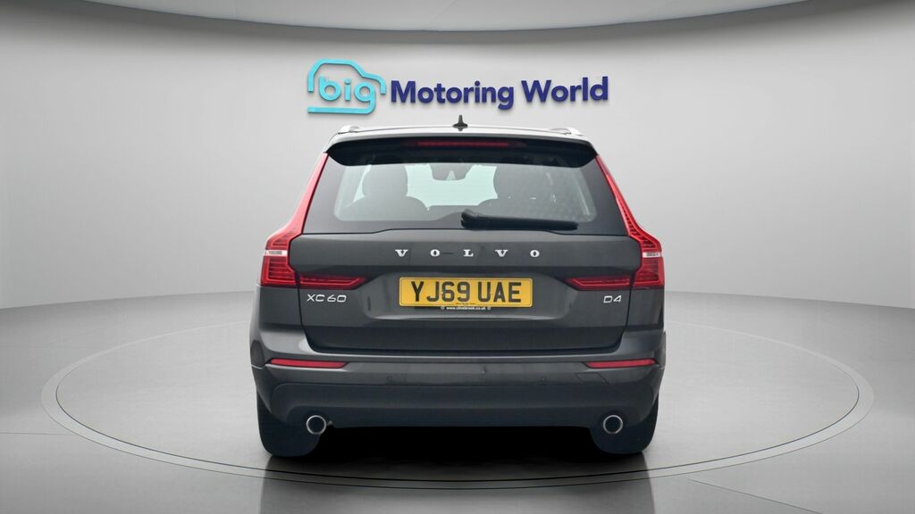 Volvo XC60 Momentum Grey #6