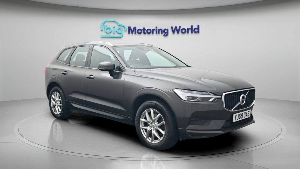 Volvo XC60 Momentum Grey