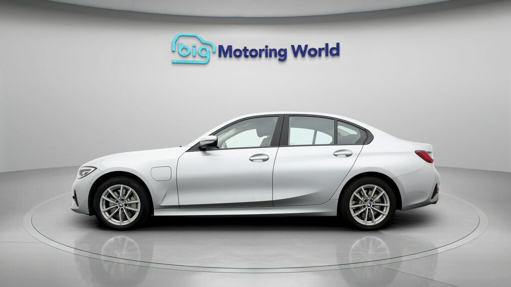 BMW 3 Series Se Pro YA70VHC Silver #4