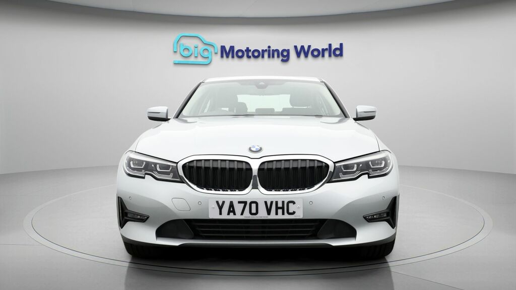 BMW 3 Series Se Pro YA70VHC Silver #2