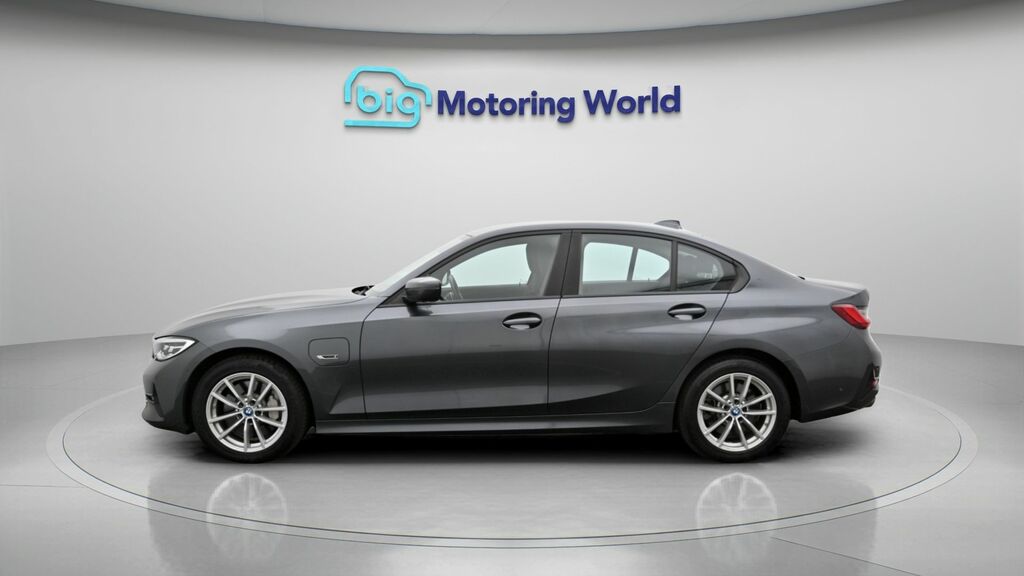BMW 3 Series Se Pro YE22FFW Grey #4