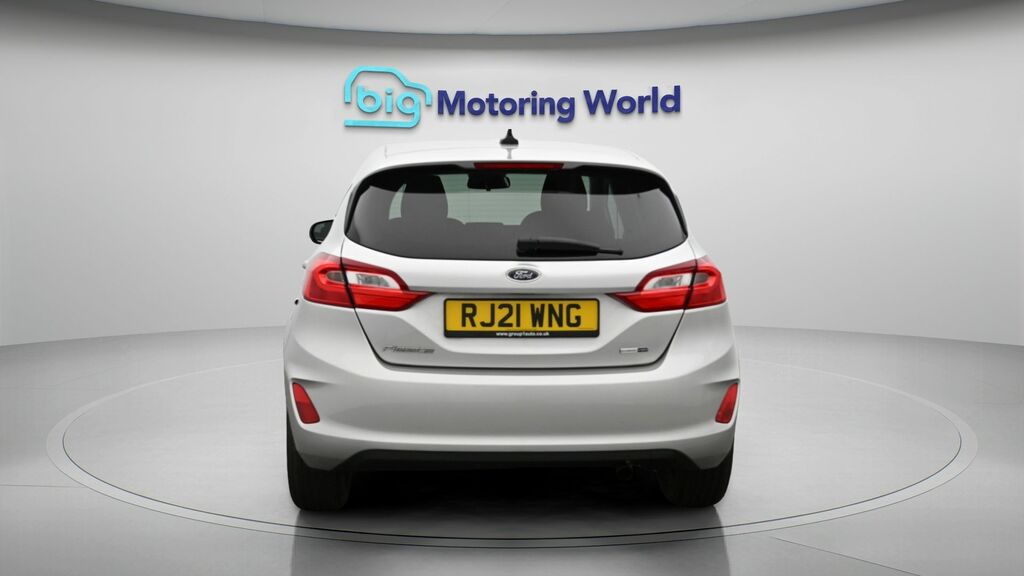 Ford Fiesta Trend Silver #6