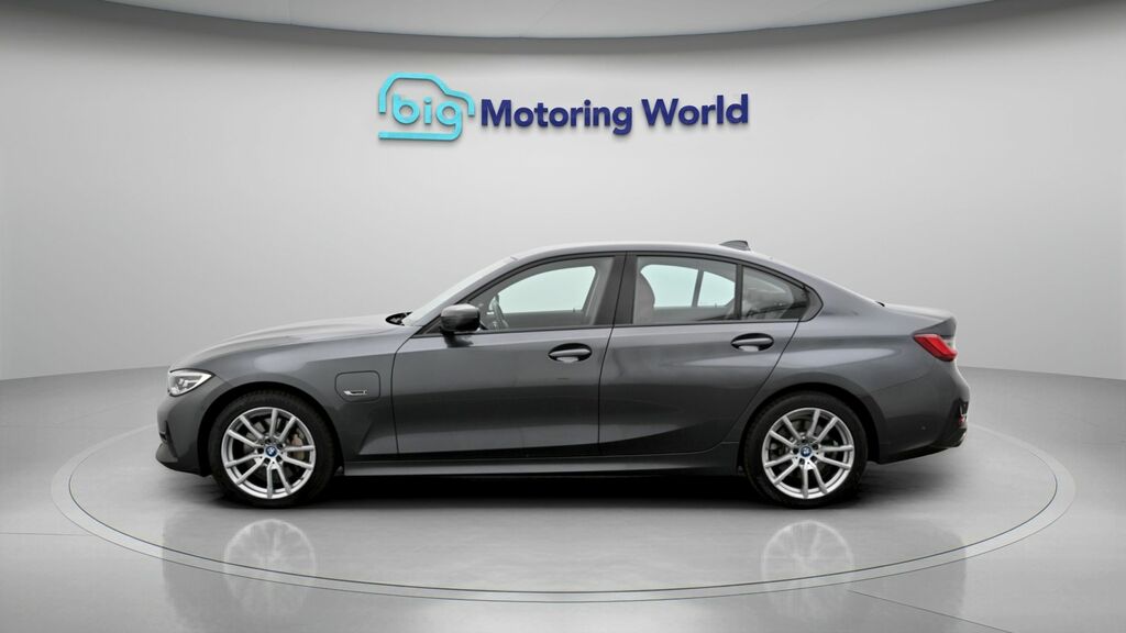 BMW 3 Series Sport Pro RJ71FJV Grey #4