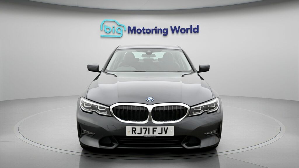 BMW 3 Series Sport Pro RJ71FJV Grey #2