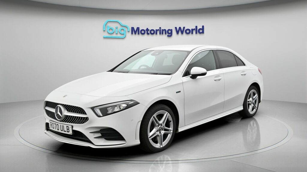 Mercedes-Benz A Class Amg Line RO70ULB White #3