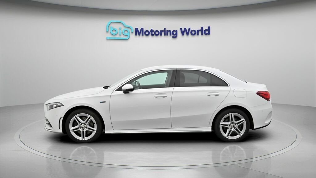 Mercedes-Benz A Class Amg Line RO70ULB White #4