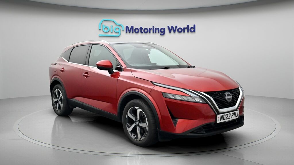 Nissan Qashqai N-connecta Red
