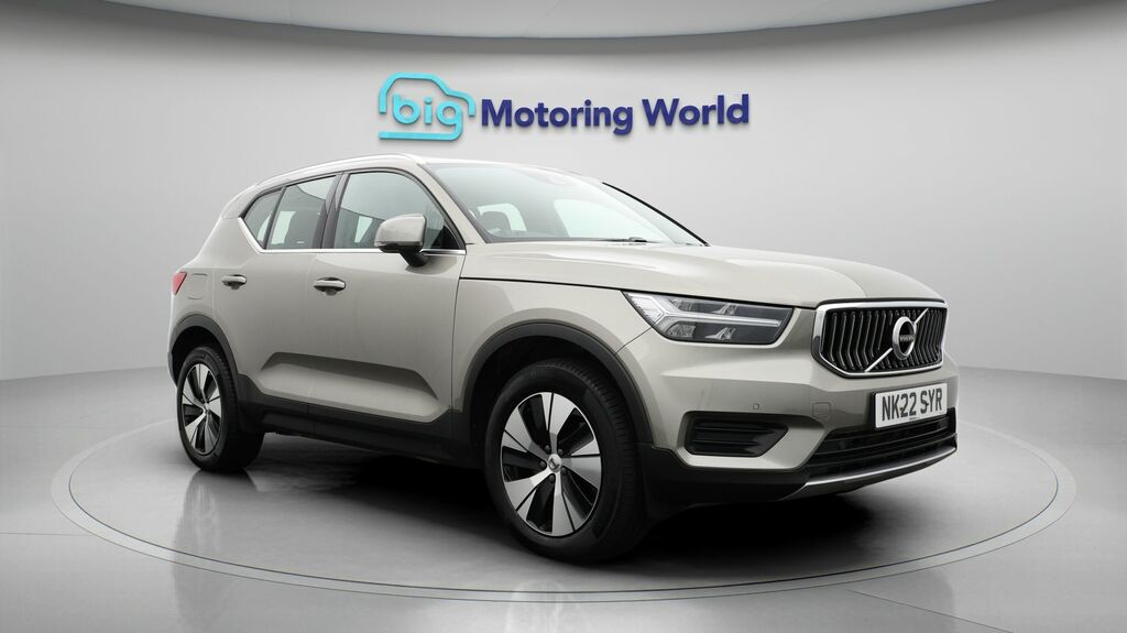Volvo XC40 Core Grey