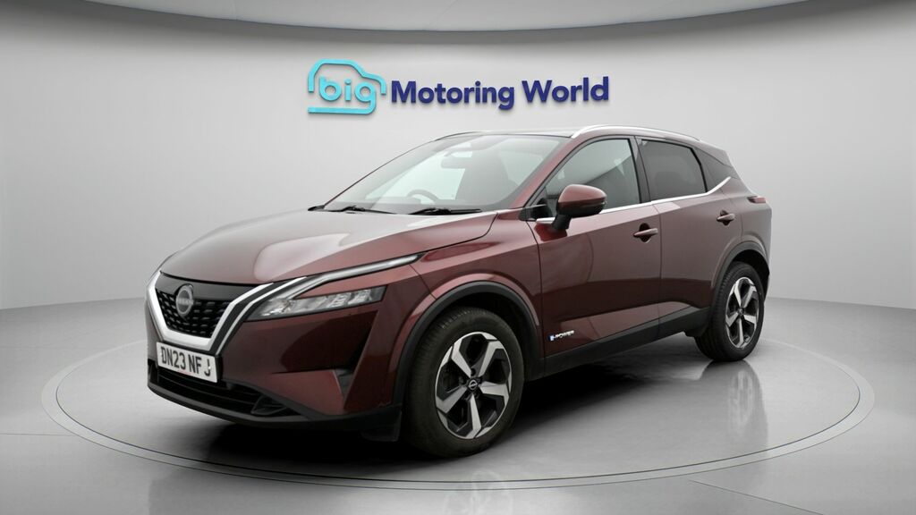 Nissan Qashqai Acenta Premium DN23NFJ Red #3