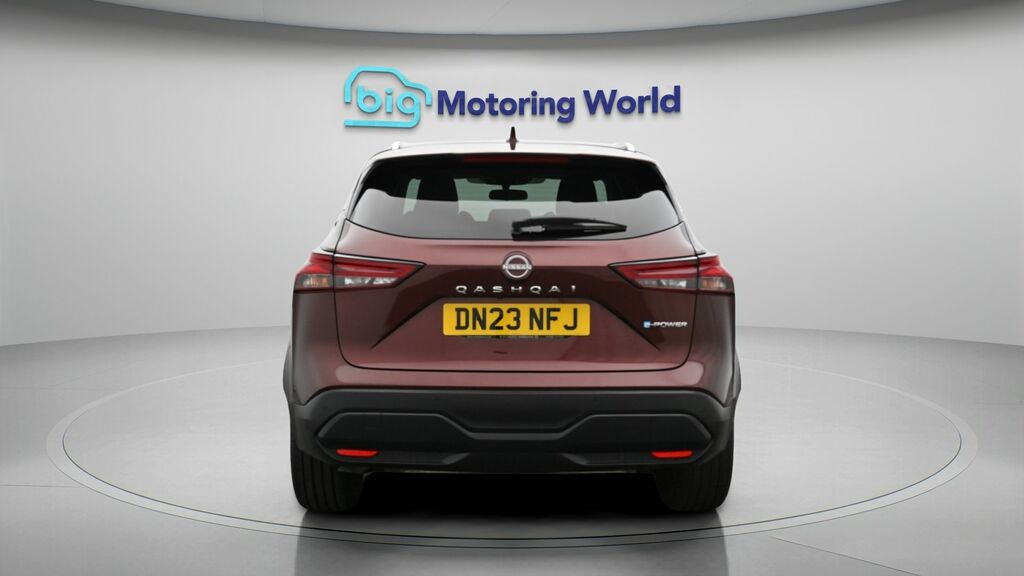 Nissan Qashqai Acenta Premium DN23NFJ Red #6