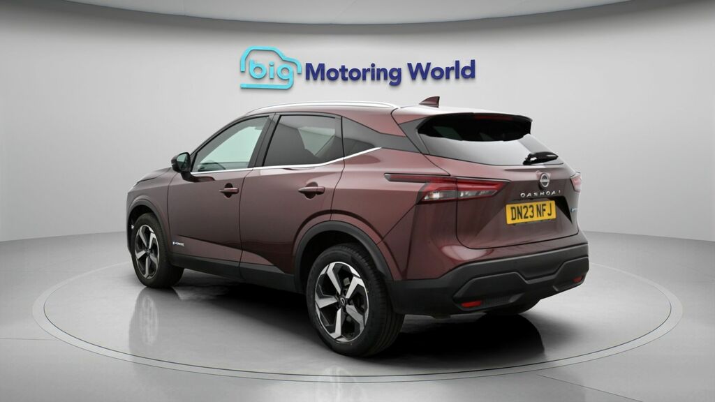 Nissan Qashqai Acenta Premium DN23NFJ Red #5
