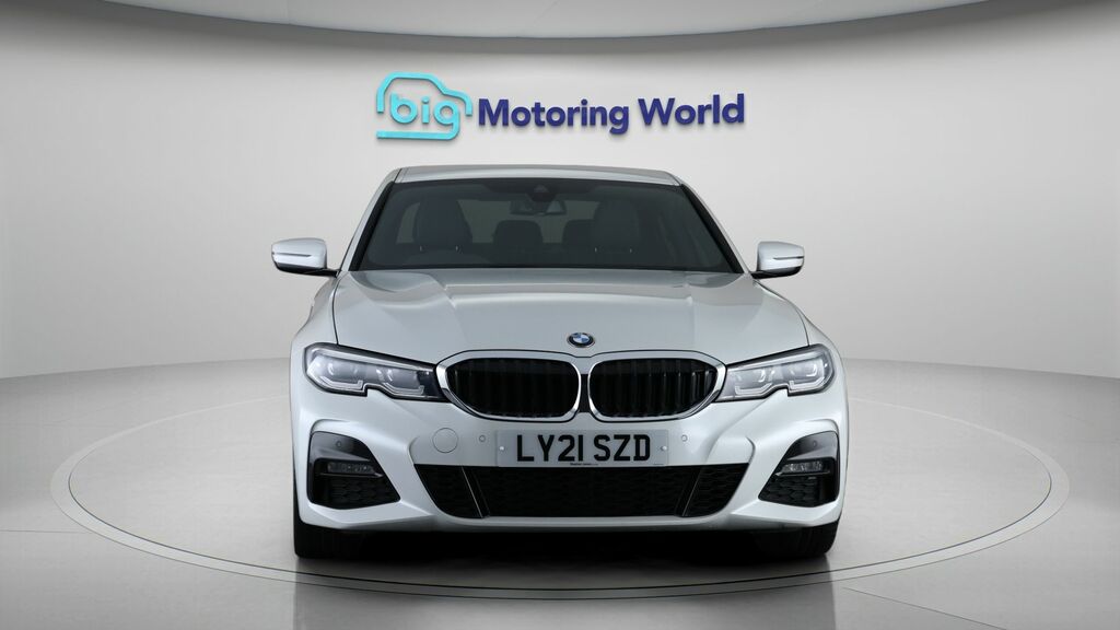 BMW 3 Series M Sport LY21SZD White #2