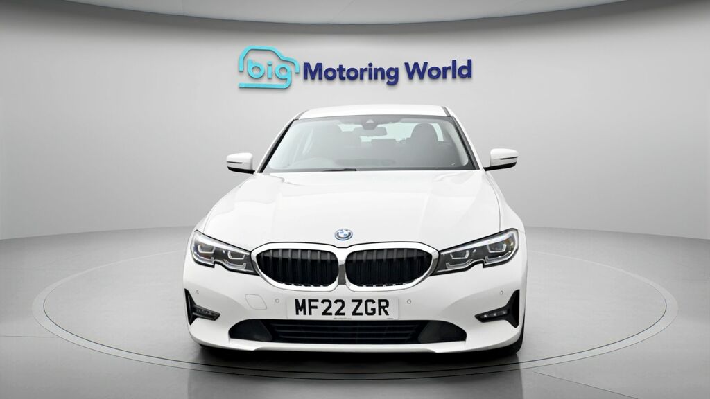 BMW 3 Series Se Pro White #2
