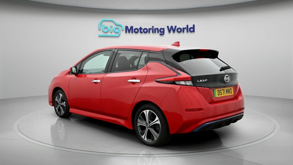 Nissan Leaf Tekna Red #5