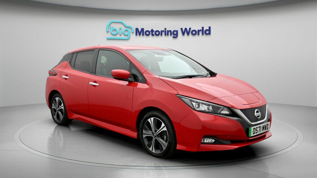 Nissan Leaf Tekna Red