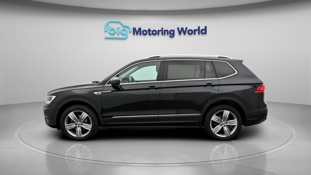 Volkswagen Tiguan Allspace Match Black #4