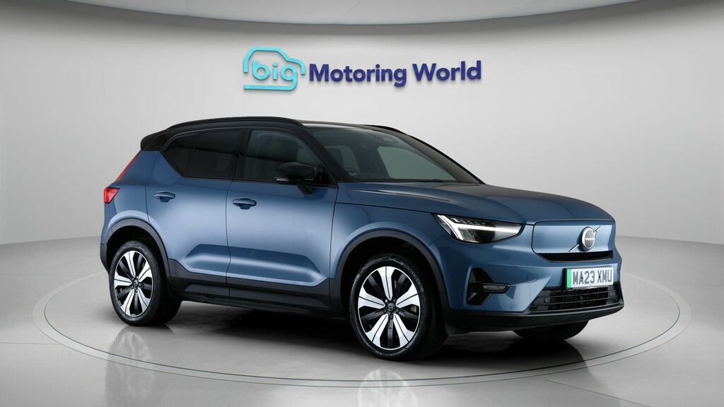 Volvo XC40 Core Blue