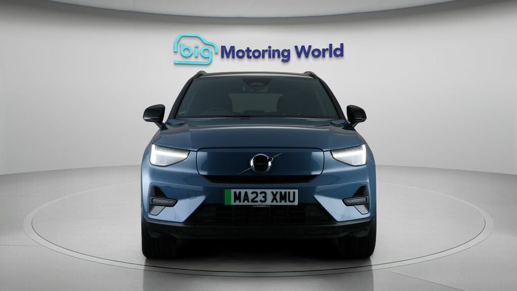 Volvo XC40 Core Blue #2