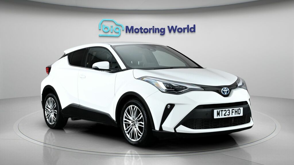 Toyota C-Hr Excel White