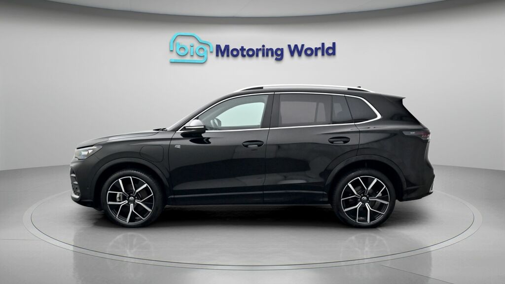 Volkswagen Tiguan R-line MH25DCZ Black #4
