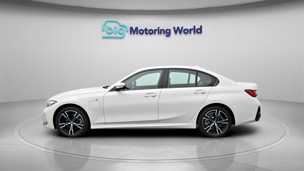 BMW 3 Series M Sport White #4