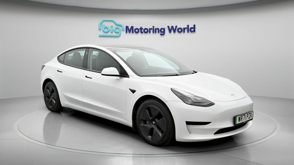 Tesla Model 3 Standard Range Plus White
