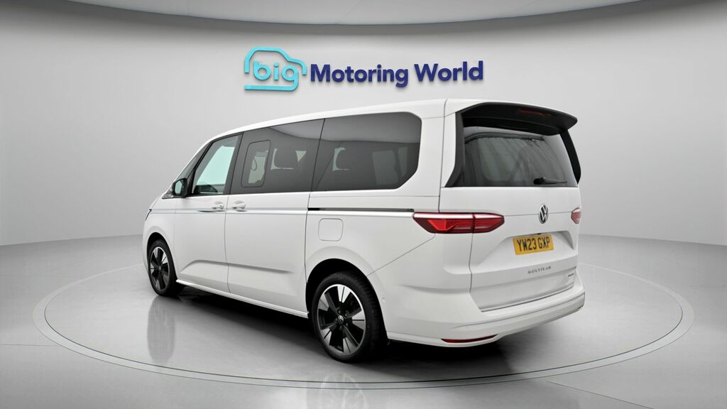 Volkswagen Multivan Style White #5
