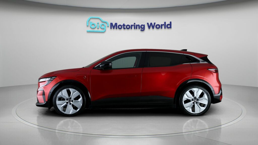 Renault Megane E-Tech Techno Red #4