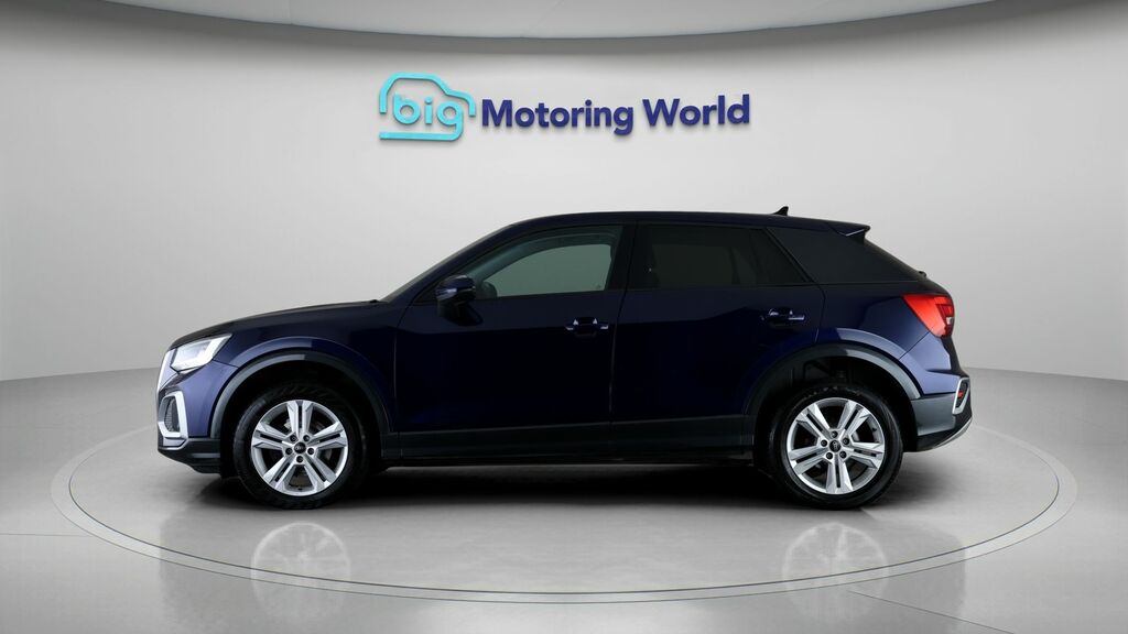 Audi Q2 Sport Blue #4
