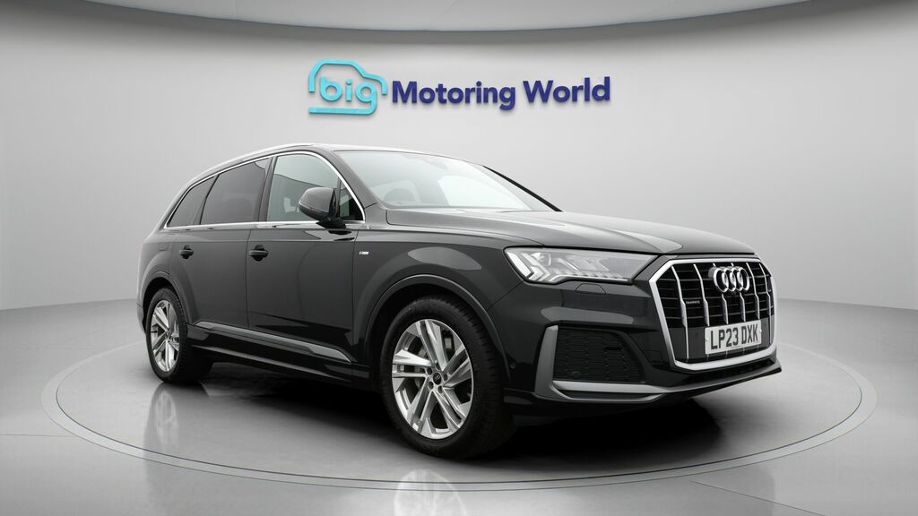Audi Q7 S Line Black