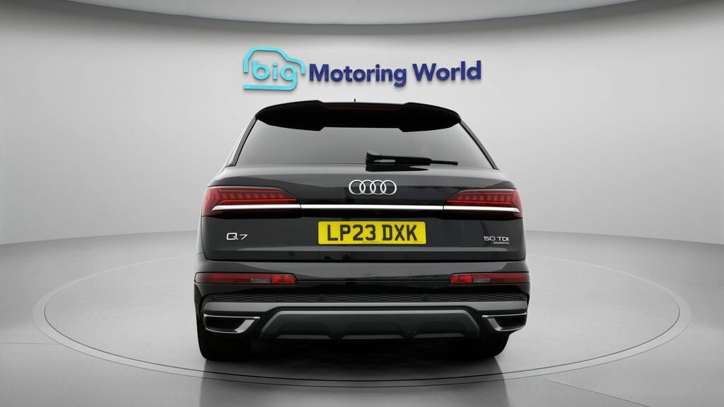 Audi Q7 S Line LP23DXK Black #6