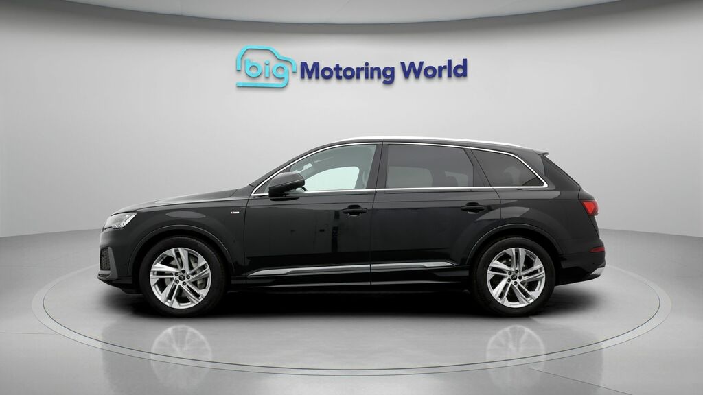 Audi Q7 S Line LP23DXK Black #4