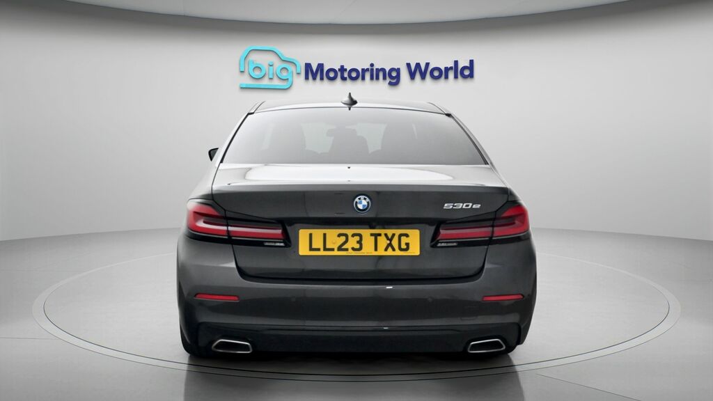 BMW 5 Series Se Grey #6