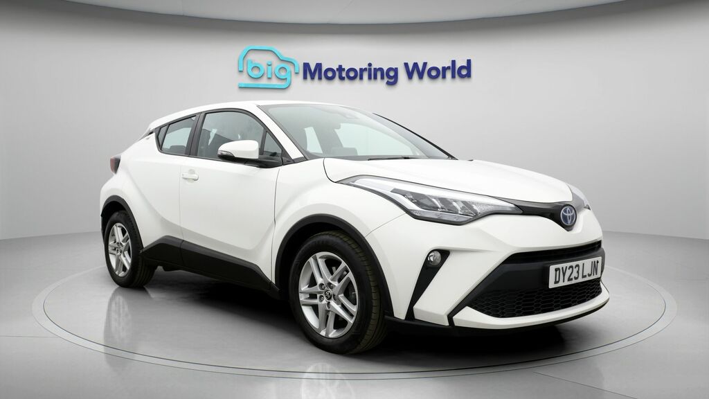 Toyota C-Hr Icon White