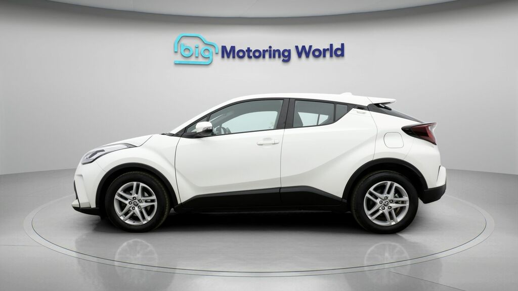 Toyota C-Hr Icon DY23LJN White #4