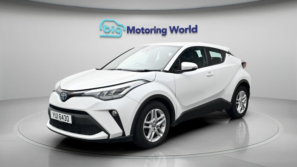 Toyota C-Hr Icon YUI6430 White #3