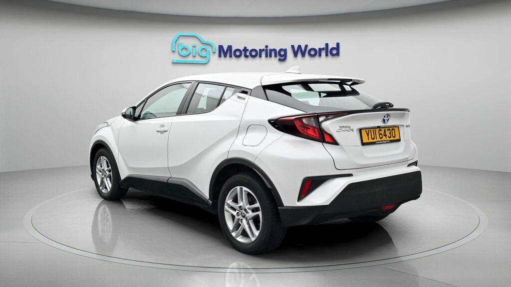 Toyota C-Hr Icon YUI6430 White #5