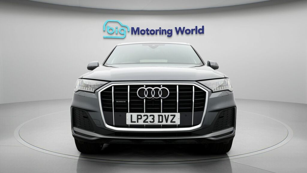 Audi Q7 S Line LP23DVZ Grey #2