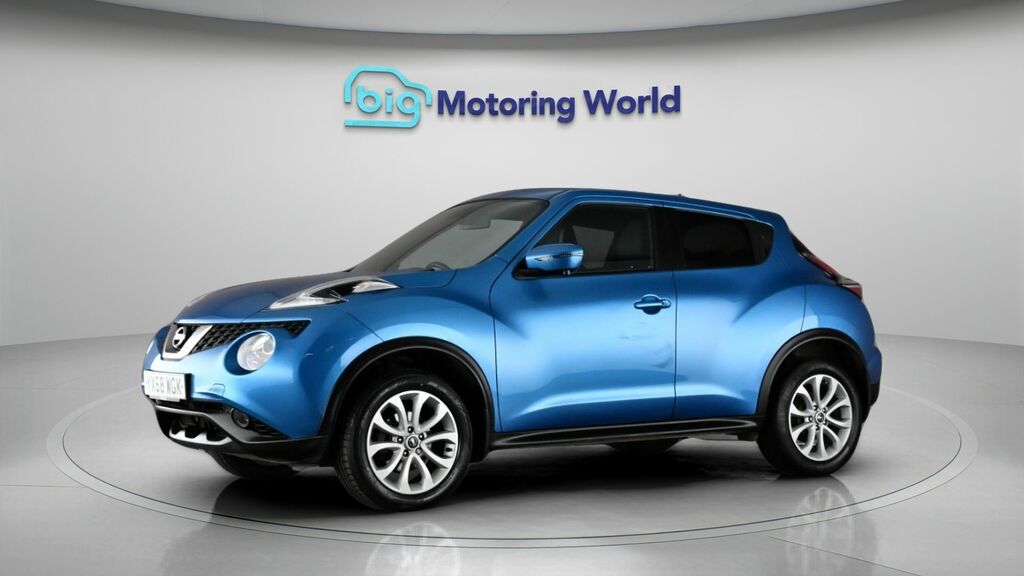 Nissan Juke Tekna Blue #4