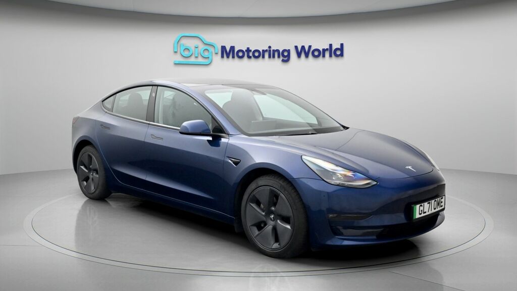 Tesla Model 3 Long Range Blue